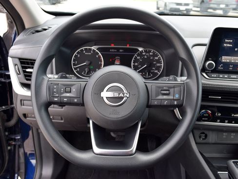 Used 2024 Nissan Rogue SV AWD/4WD image 6