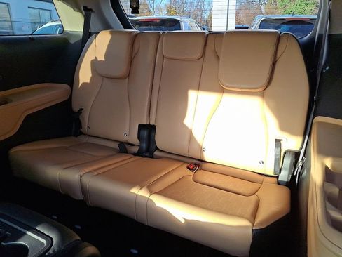 Used 2022 Kia Carnival EX FWD image 15