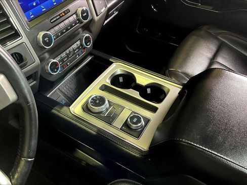 Used 2021 Ford Expedition XLT image 17