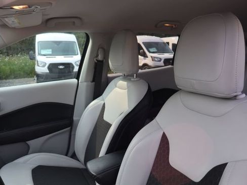 Used 2020 Jeep Compass Latitude AWD/4WD image 11