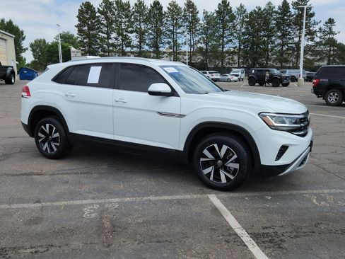 Used 2022 Volkswagen Atlas Cross Sport SE FWD image 15