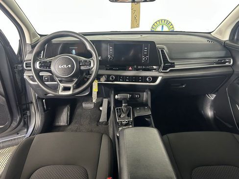 Used 2025 Kia Sportage LX image 7