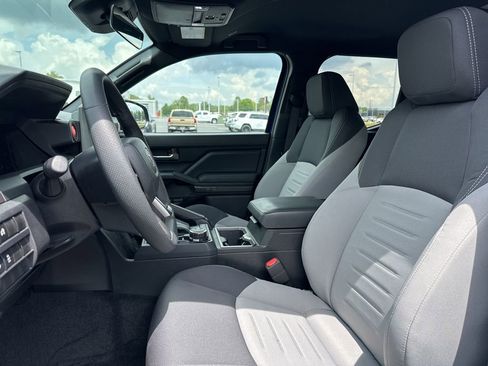 Certified 2025 Toyota Tacoma TRD Off-Road AWD/4WD image 25