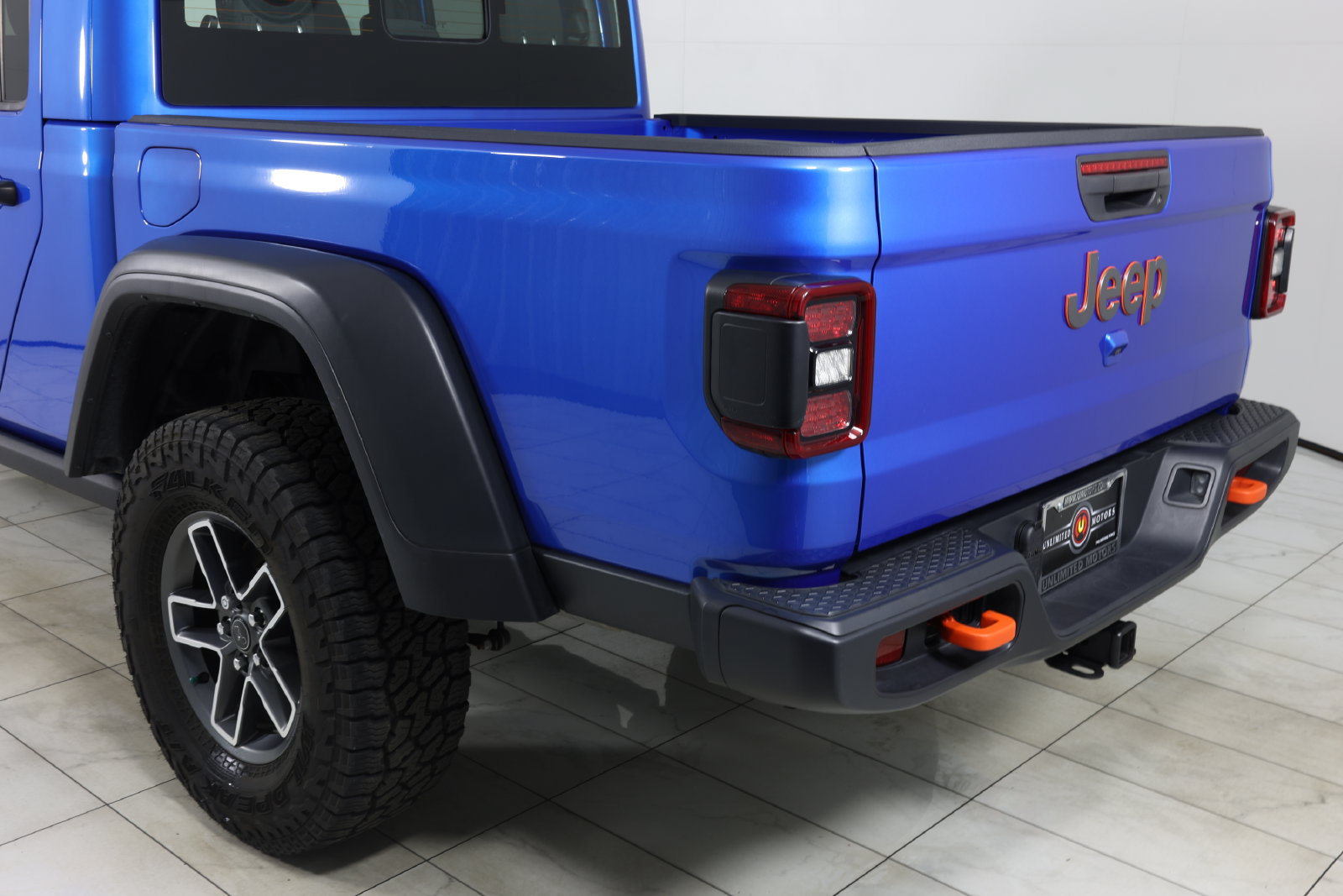 Used 2025 Jeep Gladiator Mojave w/ Convenience Group AWD/4WD image 42