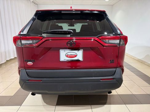Certified 2023 Toyota RAV4 LE AWD/4WD image 4