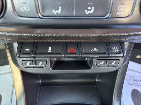 Used 2022 GMC Canyon AT4 image 44