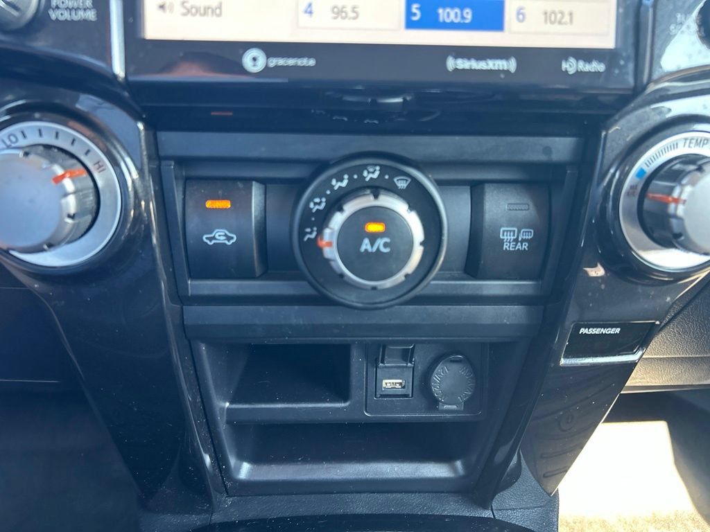 Used 2021 Toyota 4Runner TRD Off-Road Premium AWD/4WD image 26