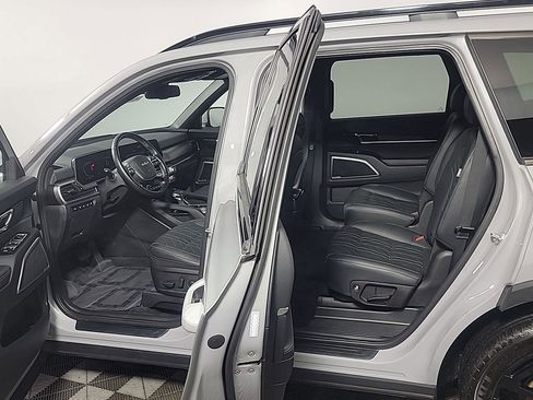 Used 2024 Kia Telluride EX X-Line image 13