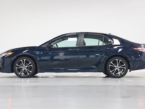 Used 2020 Toyota Camry SE FWD image 7