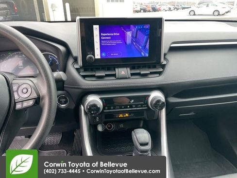 Used 2023 Toyota RAV4 AWD Hybrid image 17