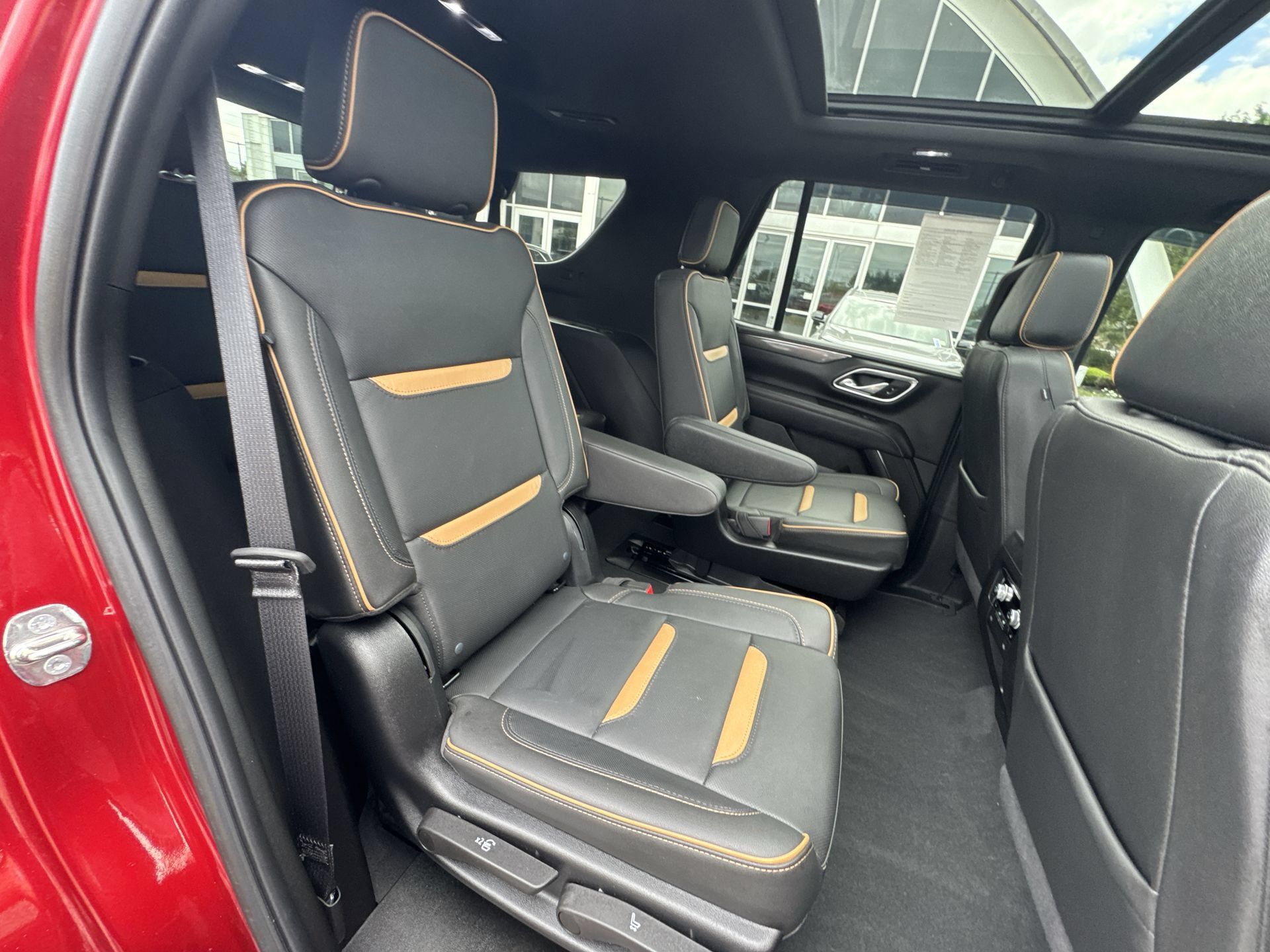 Certified 2024 GMC Yukon AT4 w/ AT4 Premium Package AWD/4WD image 28