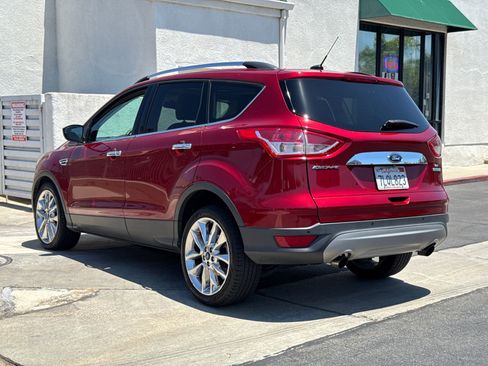 Used 2015 Ford Escape SE w/ SE Chrome Package FWD image 6