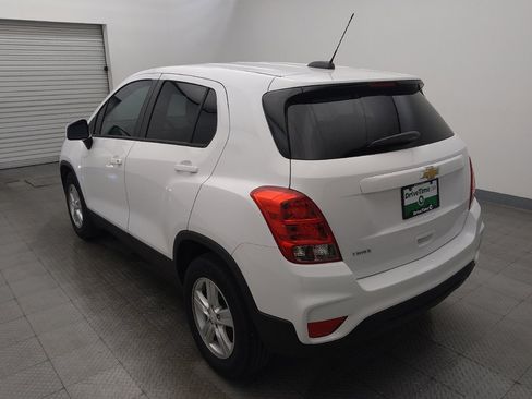 Used 2021 Chevrolet Trax LS w/ Tint and Cruise Package FWD image 5
