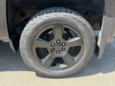 Used 2015 Chevrolet Silverado 1500 LT w/ LT Convenience Package AWD/4WD image 10