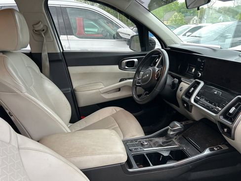 Used 2023 Kia Sorento S FWD image 10