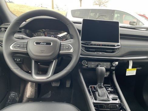 New 2026 Jeep Compass Latitude image 12