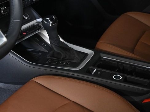 Used 2025 Audi Q3 2.0T Premium w/ Convenience Package image 19