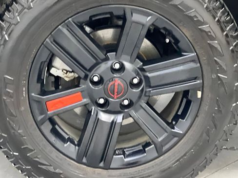 Used 2025 Nissan Rogue SV image 64