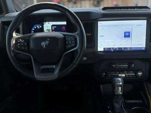 Used 2024 Ford Bronco Badlands image 21