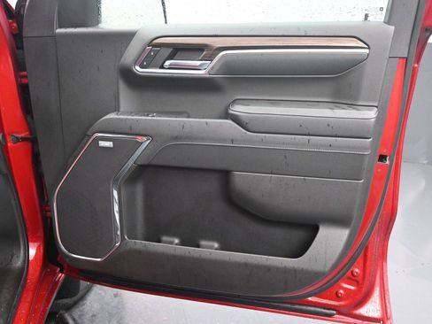 Used 2024 Chevrolet Silverado 1500 LT Trail Boss w/ Convenience Package II image 8