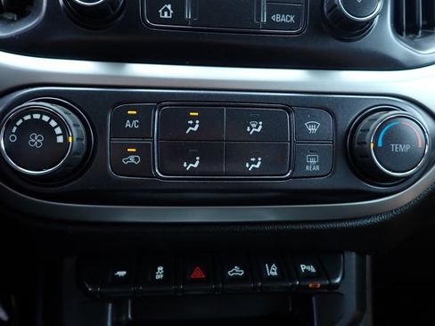 Used 2021 Chevrolet Colorado LT w/ Safety Package AWD/4WD image 17