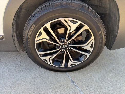 Used 2020 Hyundai Santa Fe Limited image 9