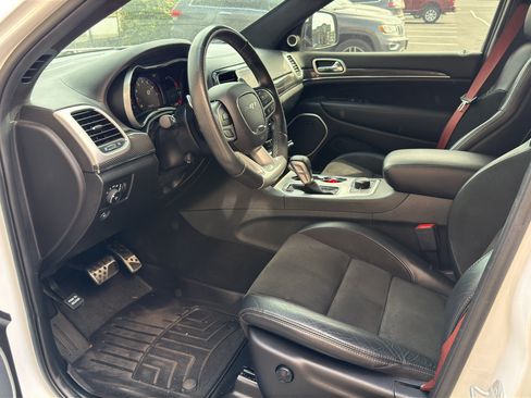 Used 2020 Jeep Grand Cherokee SRT AWD/4WD image 11