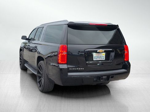 Used 2019 Chevrolet Suburban LT image 5