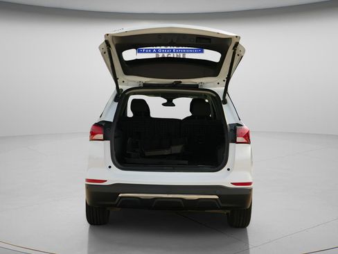 Used 2024 Chevrolet Equinox LT w/ LPO, Floor Liner Package AWD/4WD image 11