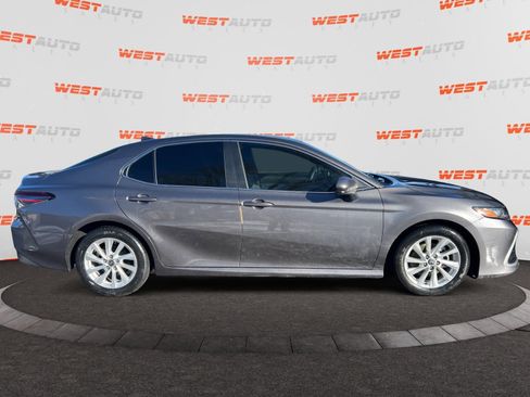 Used 2021 Toyota Camry LE image 6