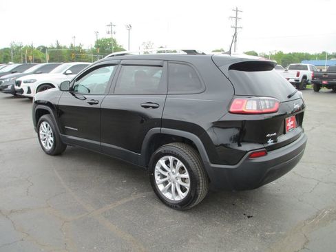 Used 2021 Jeep Cherokee Latitude AWD/4WD image 8