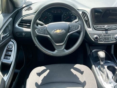 Used 2022 Chevrolet Malibu LT FWD image 23