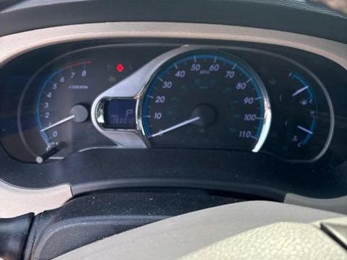 Used 2012 Toyota Sienna XLE w/ Entertainment Pkg FWD image 6
