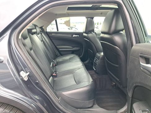 Used 2016 Chrysler 300 C image 13