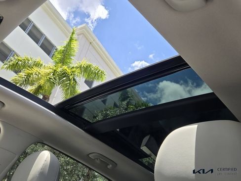 Certified 2022 Kia Sorento SX FWD image 21