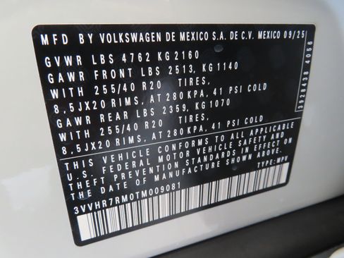 New 2026 Volkswagen Tiguan SE R-Line image 30