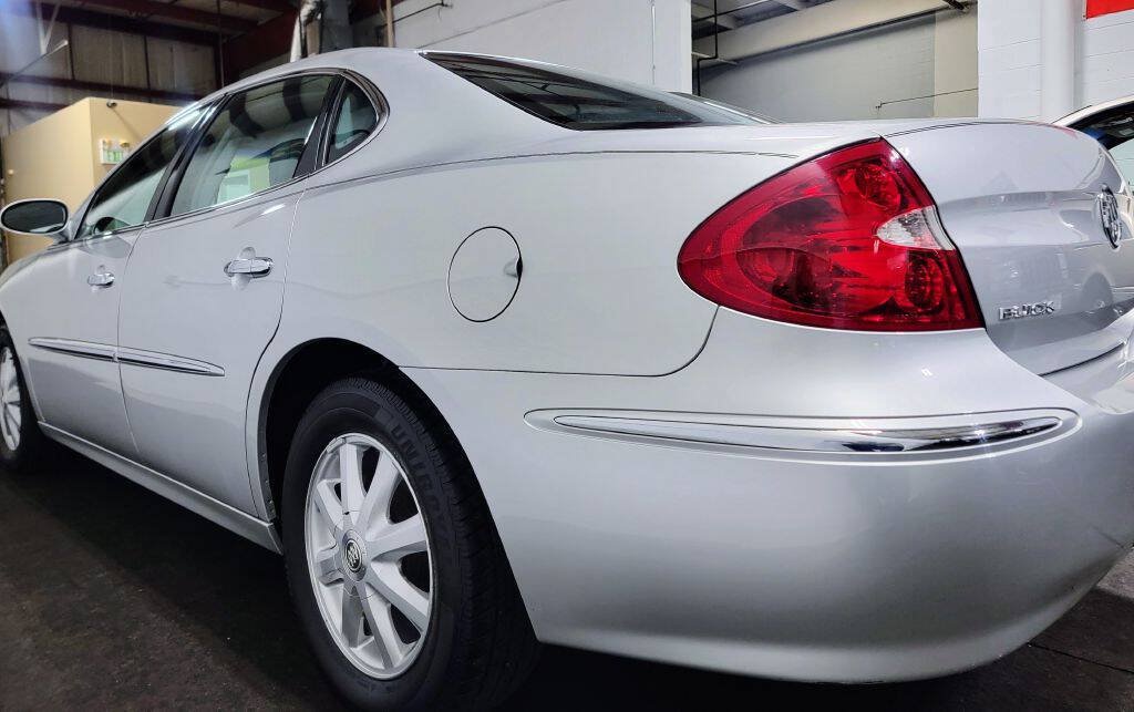 Used 2005 Buick LaCrosse CXL w/ Chrome Appearance Package FWD image 8