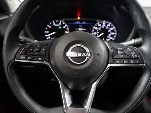 Used 2025 Nissan Sentra SV FWD image 12