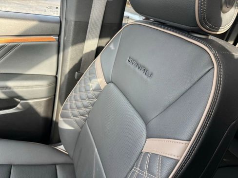 Certified 2024 GMC Canyon Denali AWD/4WD image 31