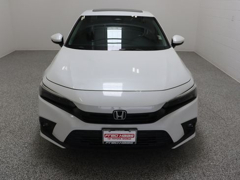 Used 2022 Honda Civic Touring image 3