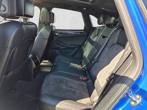 Used 2018 Porsche Macan AWD/4WD image 21