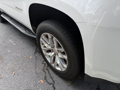 Used 2019 GMC Yukon SLT w/ Open Road Package RWD image 11