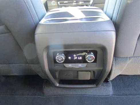 New 2026 Chevrolet Traverse LT w/ Driver Confidence Package FWD image 25