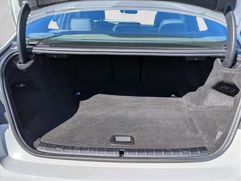 Used 2023 BMW 530e w/ Premium Package image 5