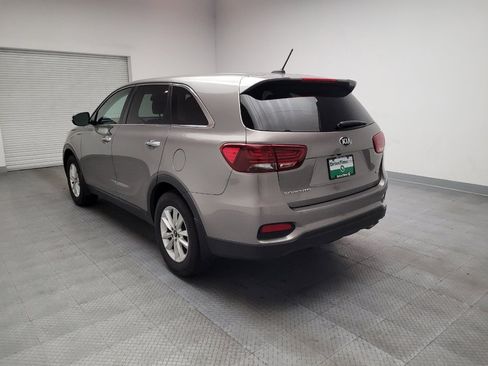 Used 2019 Kia Sorento LX image 5