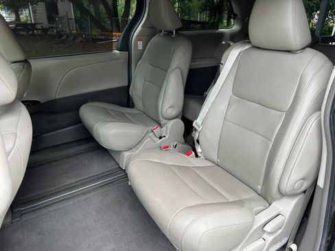 Used 2015 Toyota Sienna XLE w/ XLE Navigation Package FWD image 9