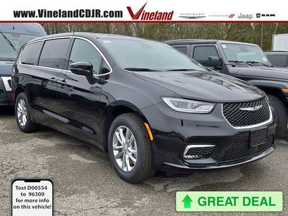 New 2026 Chrysler Pacifica Select