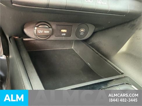 Used 2025 Hyundai Elantra SE image 16