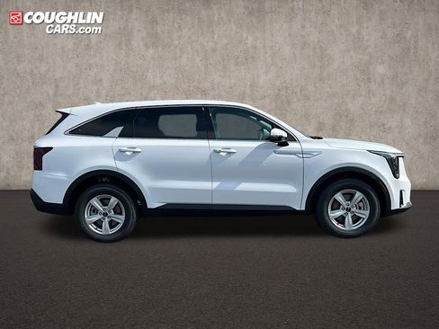 New 2025 Kia Sorento LX image 5