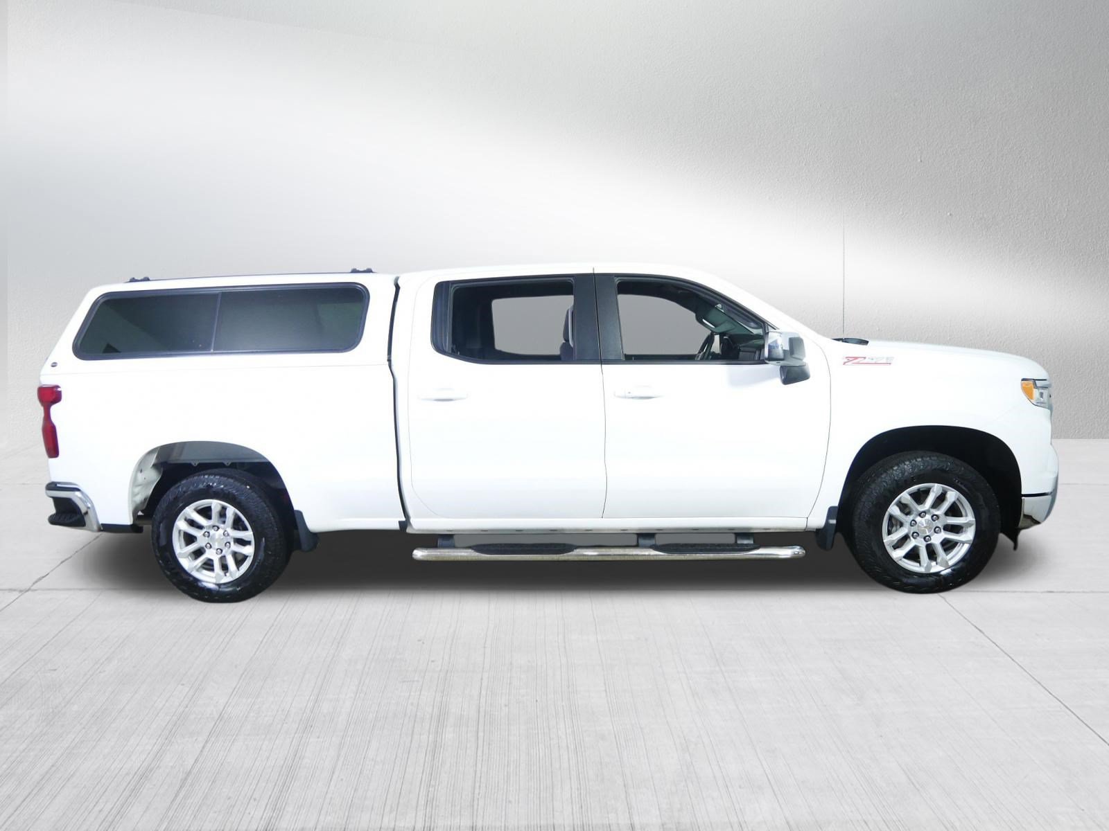 Used 2024 Chevrolet Silverado 1500 LT w/ Z71 Off-Road Package AWD/4WD image 8